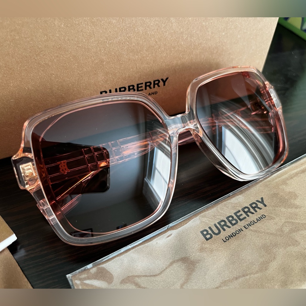 Burberry Womens Sunglasses  Pink Dk Violet Lens  Brand New Never Worn